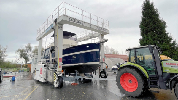 Lake Neuchâtel Souto Trailer